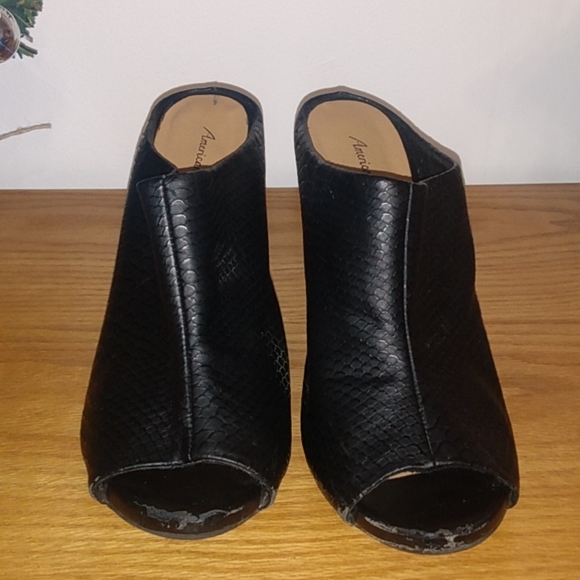 Black American Eagle Peep Toe Heels - Picture 4 of 7